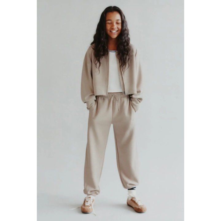 ТОЛСТОВКА С РЕЛЬЕФНОЙ НАДПИСЬЮ