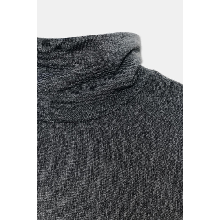 Водолазка с высоким воротником