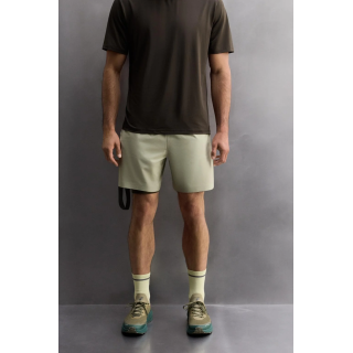 Легкие перфорированные шорты