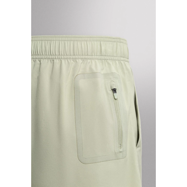 Легкие перфорированные шорты