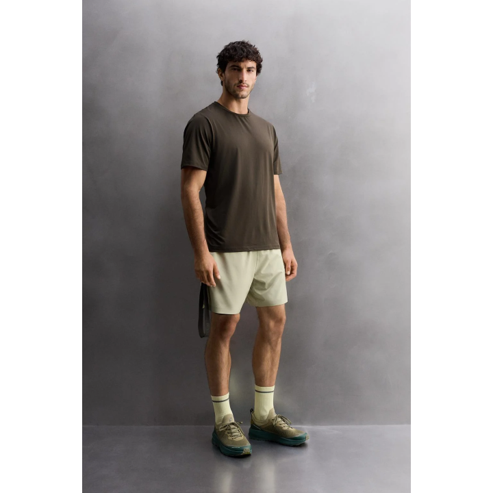 Легкие перфорированные шорты