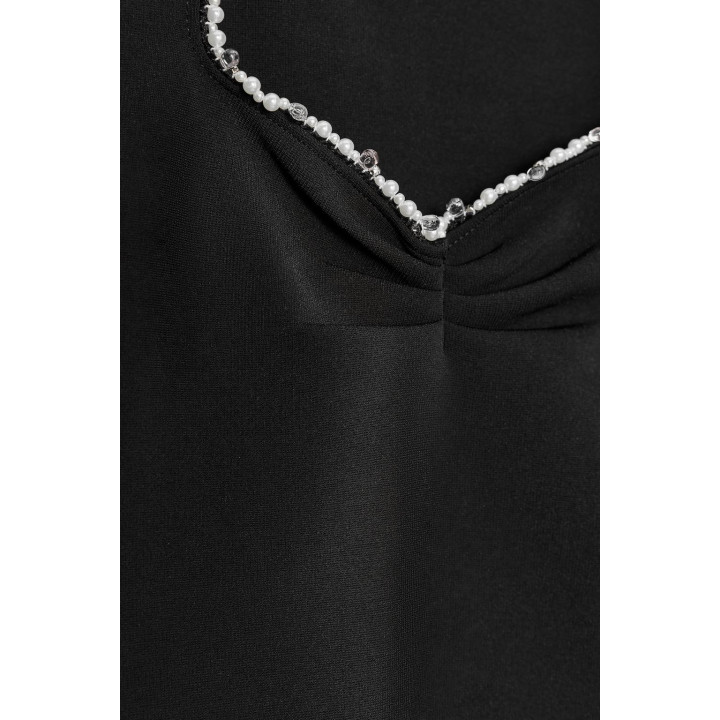 ЭЛАСТИЧНЫЙ ТОП С МЕТАЛЛИЗИРОВАННОЙ НИТЬЮ