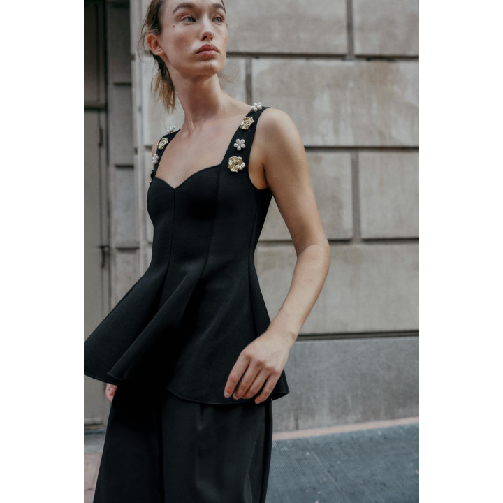 Топ-пеплум из стрейча