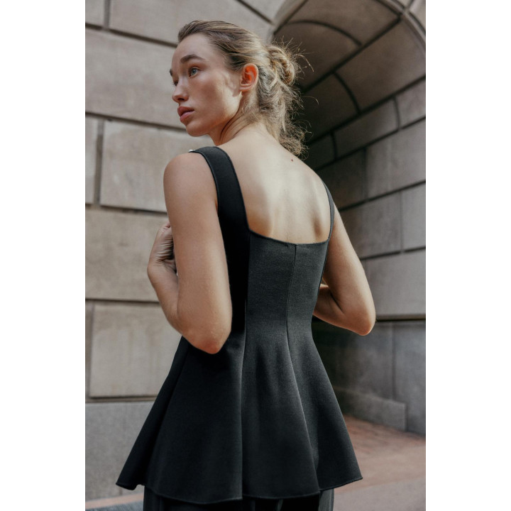 Топ-пеплум из стрейча