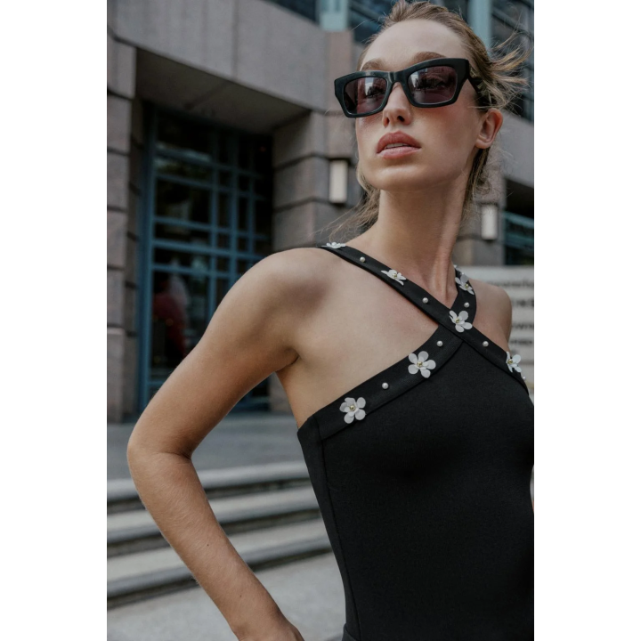 ЭЛАСТИЧНОЕ БОДИ С ГОРЛОВИНОЙ ХАЛТЕР И ЦВЕТАМИ