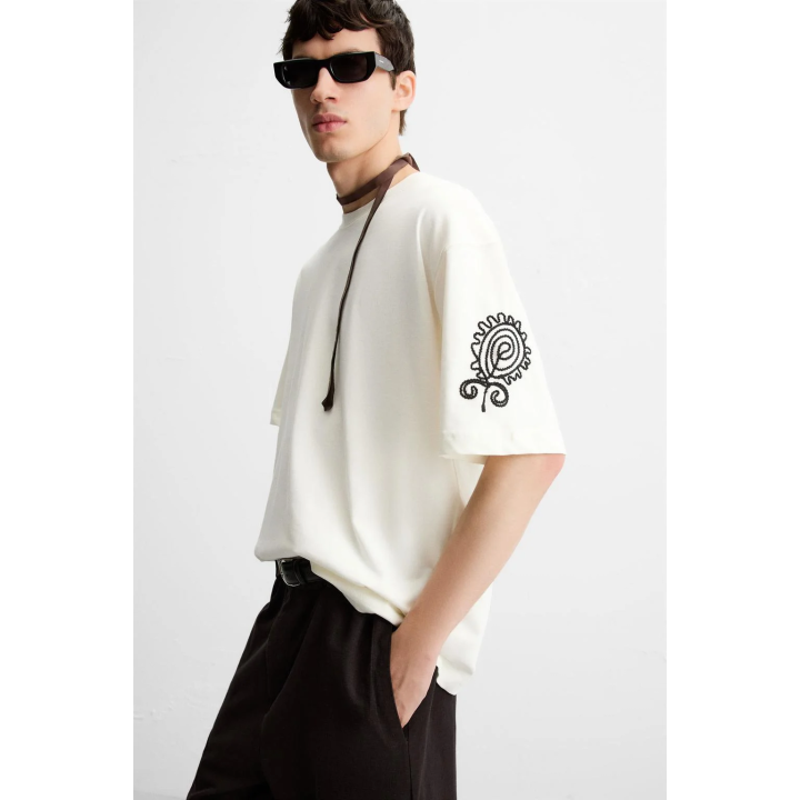 Рубашка с контрастной вышивкой