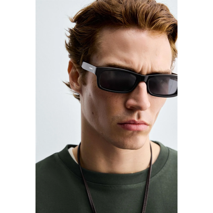 ТОЛСТОВКА С МЕТАЛЛИЧЕСКОЙ БУСИНОЙ