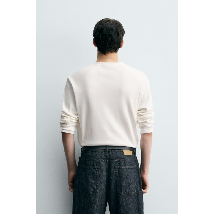 ФУТБОЛКА РЕЛЬЕФНАЯ С КОМБИНИРОВАННЫМ ВОРОТНИКОМ