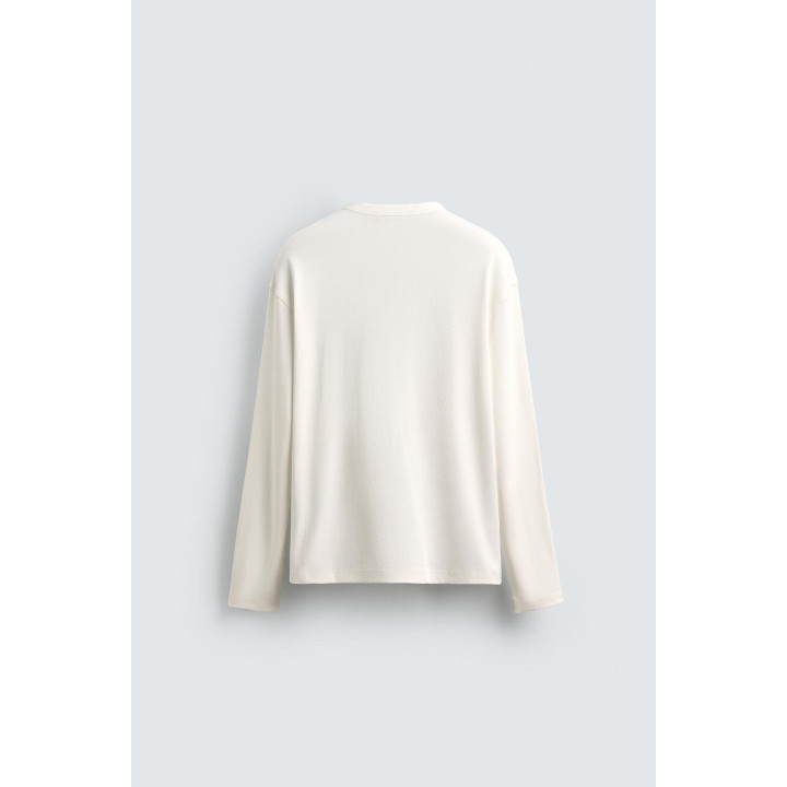 ФУТБОЛКА РЕЛЬЕФНАЯ С КОМБИНИРОВАННЫМ ВОРОТНИКОМ