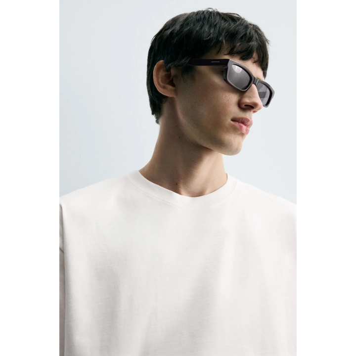 ФУТБОЛКА С ВЫШИТОЙ НАШИВКОЙ