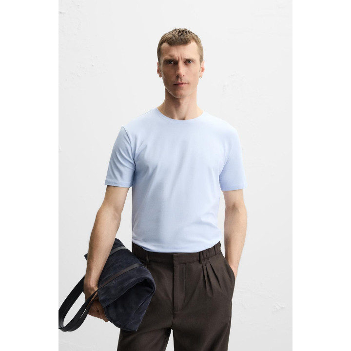 БАЗОВАЯ ПРИТАЛЕННАЯ ФУТБОЛКА SLIM FIT