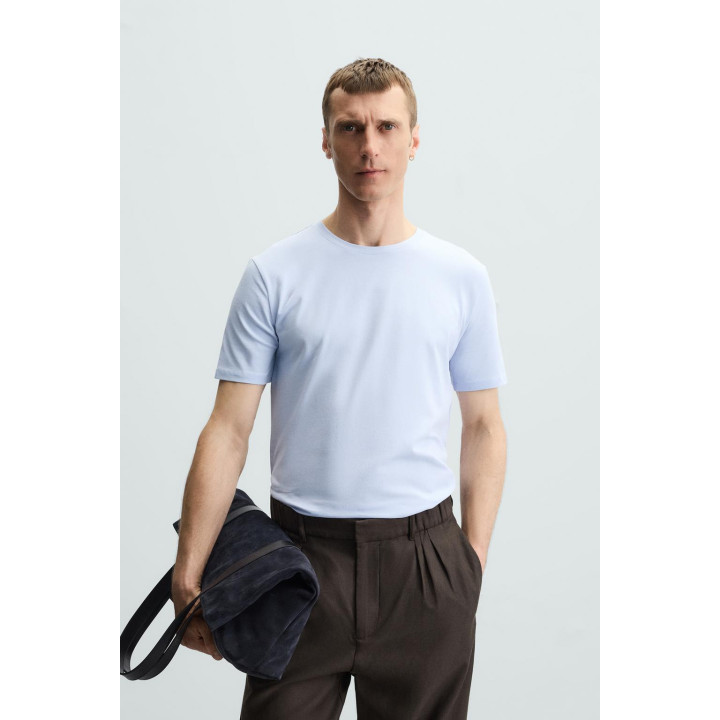 БАЗОВАЯ ПРИТАЛЕННАЯ ФУТБОЛКА SLIM FIT