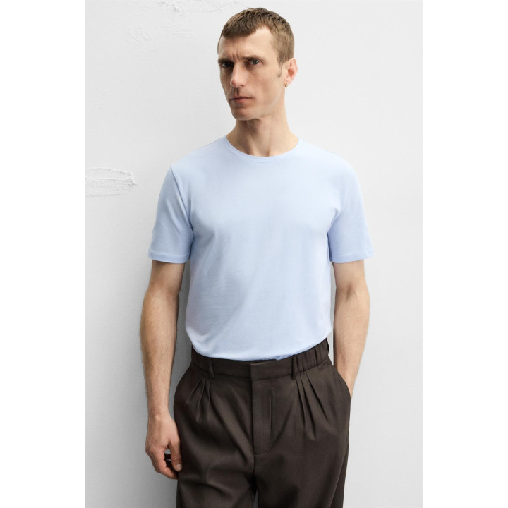 БАЗОВАЯ ПРИТАЛЕННАЯ ФУТБОЛКА SLIM FIT