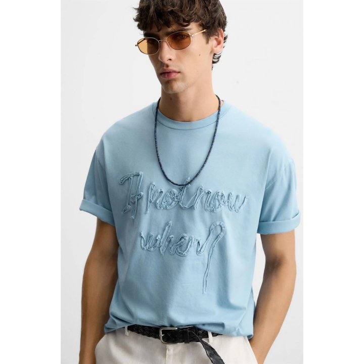 ФУТБОЛКА С РЕЛЬЕФНОЙ НАДПИСЬЮ