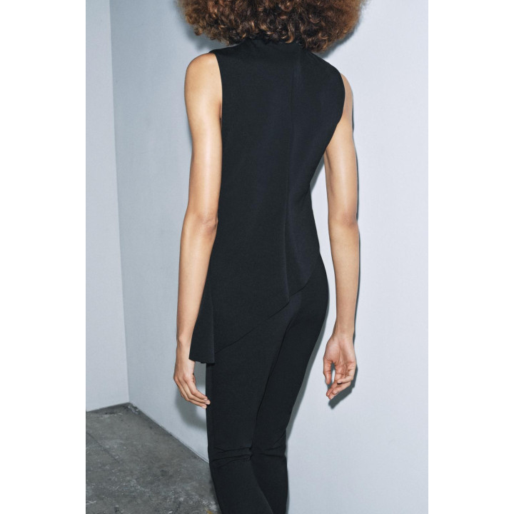 ТОП С БАСКОЙ БЕЗ РУКАВОВ