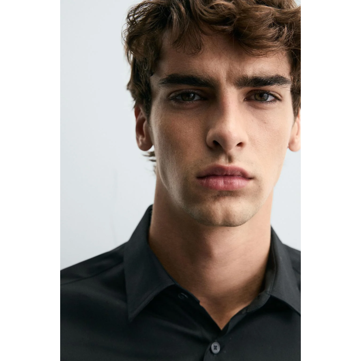 РУБАШКА КЛАССИЧЕСКОГО КРОЯ ИЗ РЕЛЬЕФНОЙ ТКАНИ