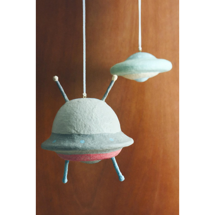 SET OF FLYING SAUCERS (SET OF 2)