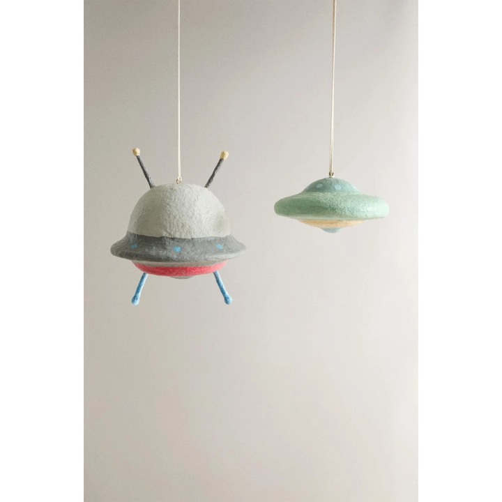 SET OF FLYING SAUCERS (SET OF 2)