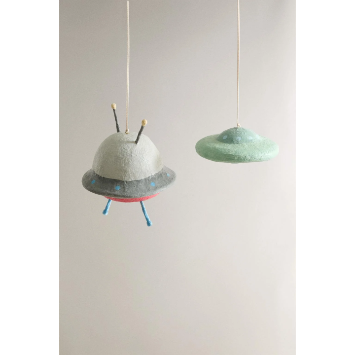 SET OF FLYING SAUCERS (SET OF 2)
