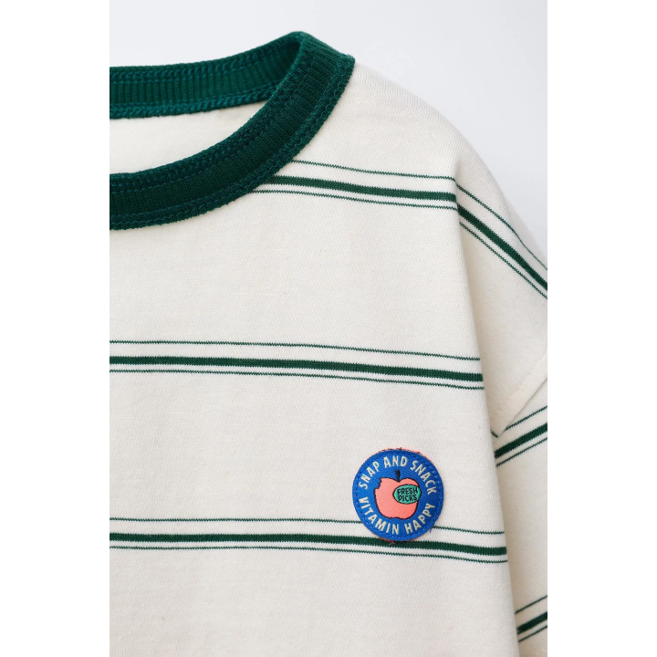 ФУТБОЛКА В ПОЛОСКУ С НАШИВКОЙ