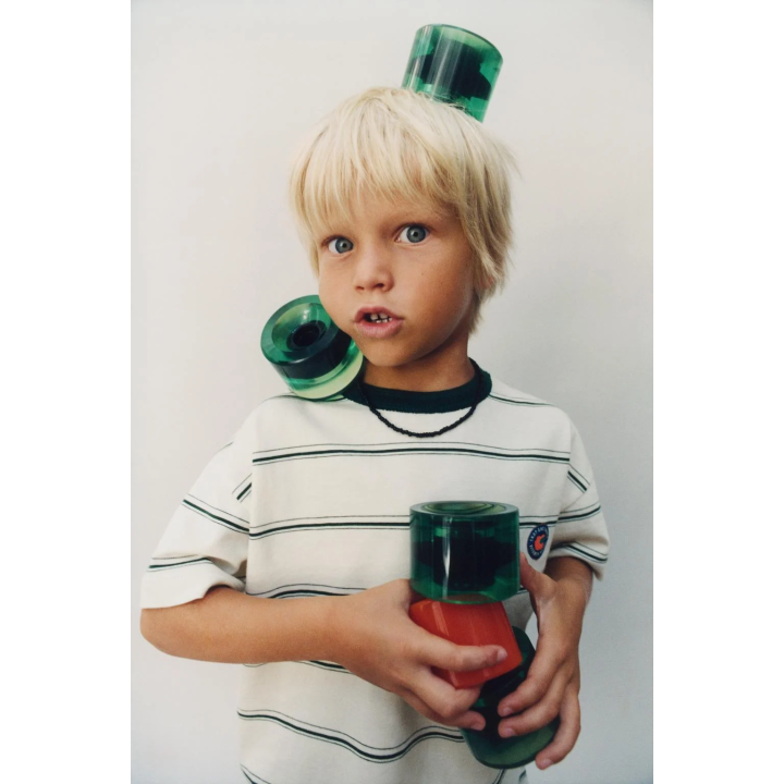 ФУТБОЛКА В ПОЛОСКУ С НАШИВКОЙ