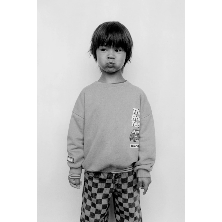 ТОЛСТОВКА С ПРИНТОМ «АВТОМОБИЛЬ»