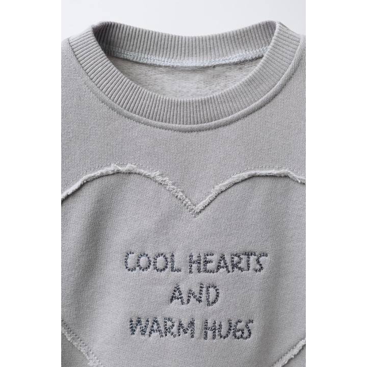 ТОЛСТОВКА С ВЫШИТЫМ СЕРДЦЕМ И НАДПИСЬЮ