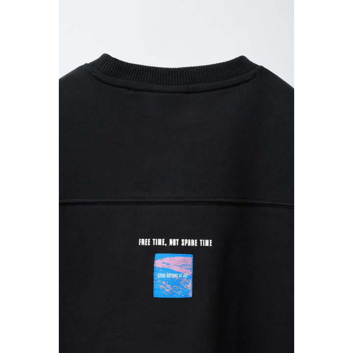 ФУТБОЛКА С РЕЛЬЕФНЫМ ПРИНТОМ