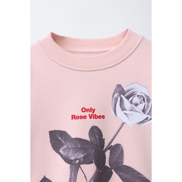 ТОЛСТОВКА С ЦВЕТОЧНЫМ ТИСНЕНИЕМ