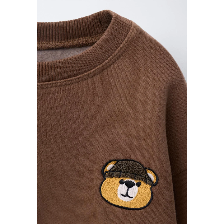 Свитшот с вышитым медведем