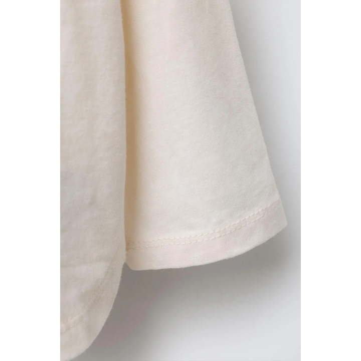 ЛОНГСЛИВ С ВЫШИВКОЙ В ВИДЕ ДОМИКА