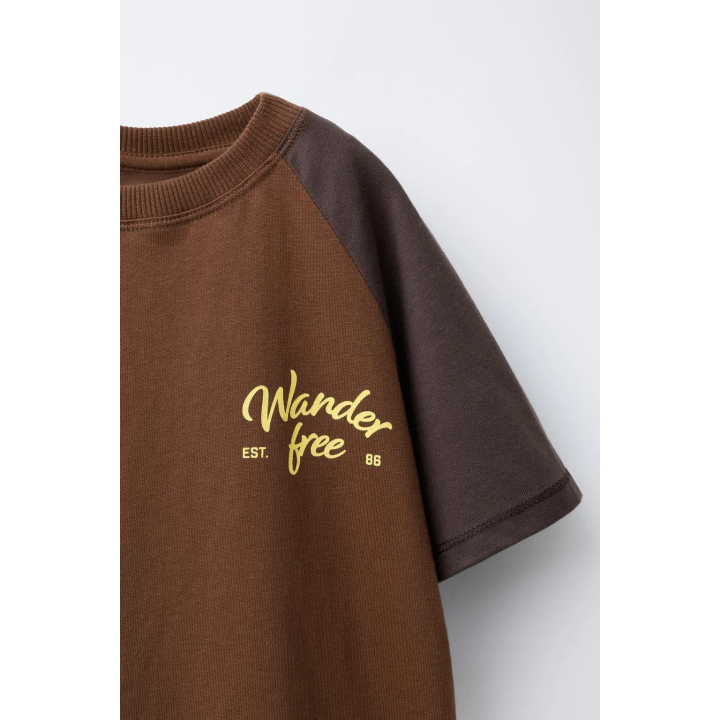 ФУТБОЛКА С РУКАВАМИ РЕГЛАН И НАДПИСЬЮ