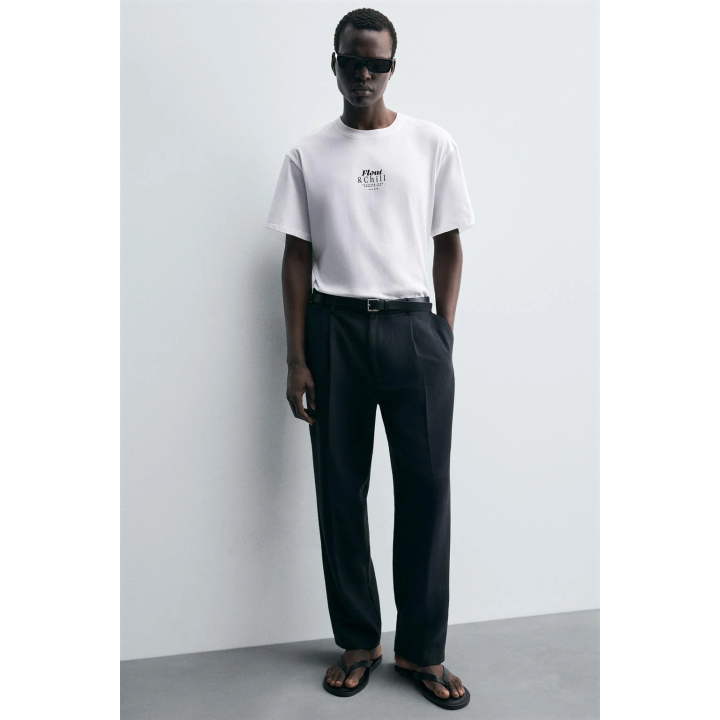 ФУТБОЛКА С КОНТРАСТНЫМИ ПРИНТАМИ