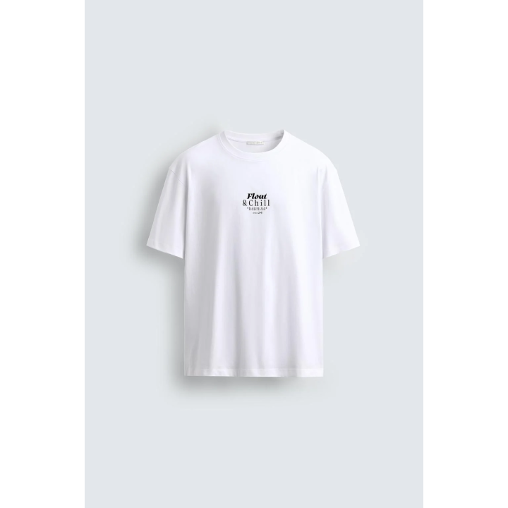 ФУТБОЛКА С КОНТРАСТНЫМИ ПРИНТАМИ