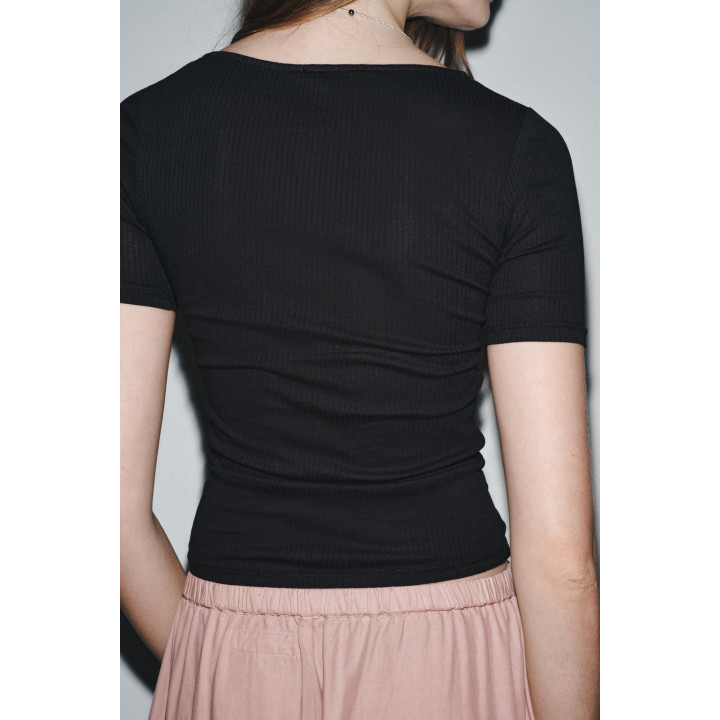 Футболка с кружевом