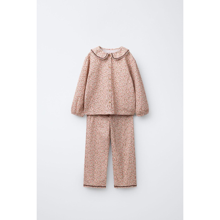 2-6 ЛЕТ/ПИЖАМА В ЦВЕТОЧНЫЙ ПРИНТ С КРУЖЕВОМ