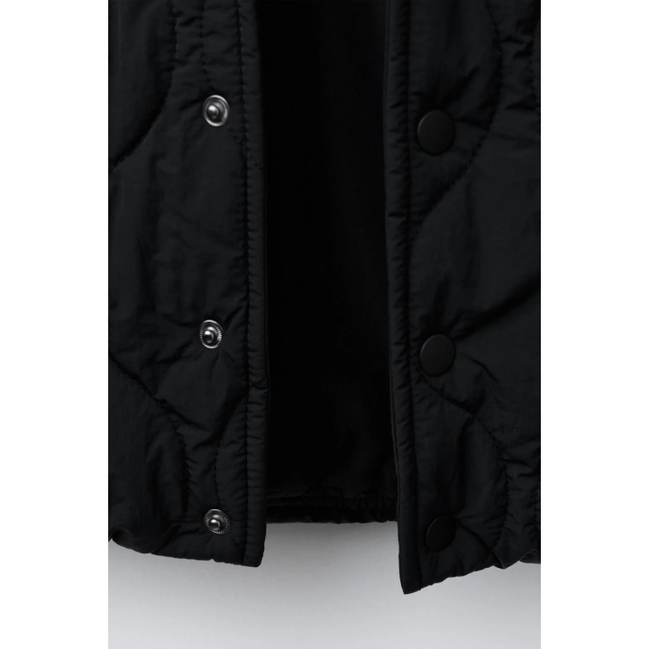 СТЕГАНЫЙ БОМБЕР С КАПЮШОНОМ WATER REPELLENT