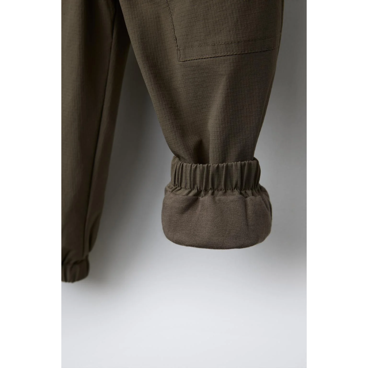 БРЮКИ-ДЖОГГЕРЫ ИЗ ВЫСОКОТЕХНОЛОГИЧНОЙ ТКАНИ