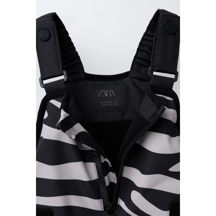 КОМБИНЕЗОН ДЛЯ ЛЫЖ С ВОДО- И ВЕТРОЗАЩИТОЙ, ПРИНТ «ЗЕБРА»