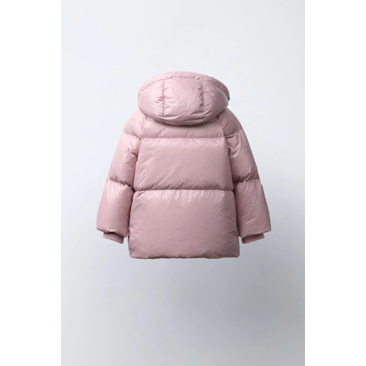 ВОДООТТАЛКИВАЮЩИЙ И ВЕТРОЗАЩИТНЫЙ ПУХОВИК ИЗ ПЕРА И ПУХА