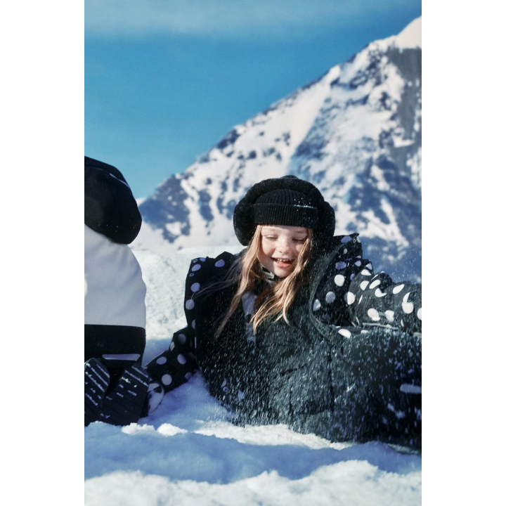 ВОДО- И ВЕТРОНЕПРОНИЦАЕМАЯ ЛЫЖНАЯ КУРТКА В ГОРОШЕК