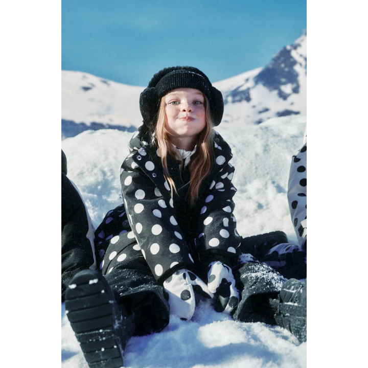 ВОДО- И ВЕТРОНЕПРОНИЦАЕМАЯ ЛЫЖНАЯ КУРТКА В ГОРОШЕК