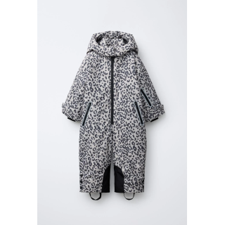 НЕПРОМОКАЕМЫЙ ВЕТРОЗАЩИТНЫЙ КОМБИНЕЗОН С АНИМАЛИСТИЧЕСКИМ ПРИНТОМ