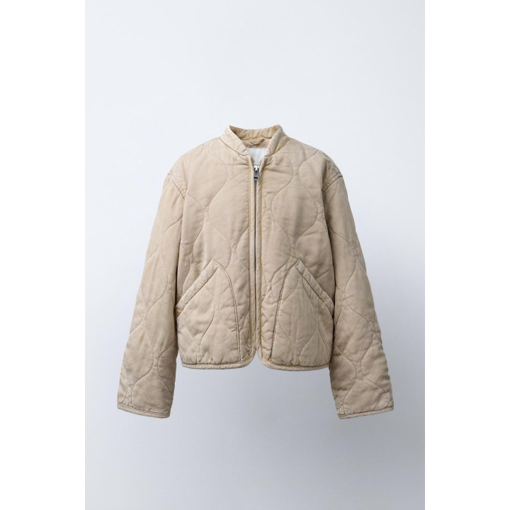 СТЕГАНАЯ КУРТКА С ЭФФЕКТОМ ФЛЮИДНОСТИ