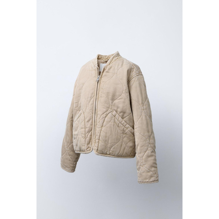 СТЕГАНАЯ КУРТКА С ЭФФЕКТОМ ФЛЮИДНОСТИ