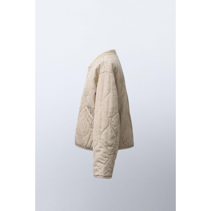 СТЕГАНАЯ КУРТКА С ЭФФЕКТОМ ФЛЮИДНОСТИ