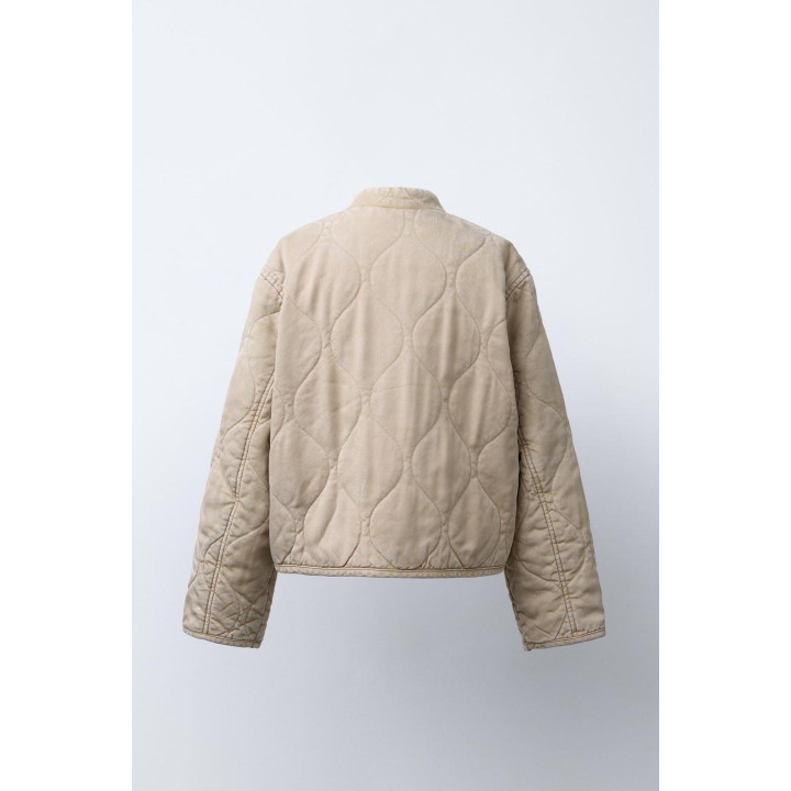 СТЕГАНАЯ КУРТКА С ЭФФЕКТОМ ФЛЮИДНОСТИ