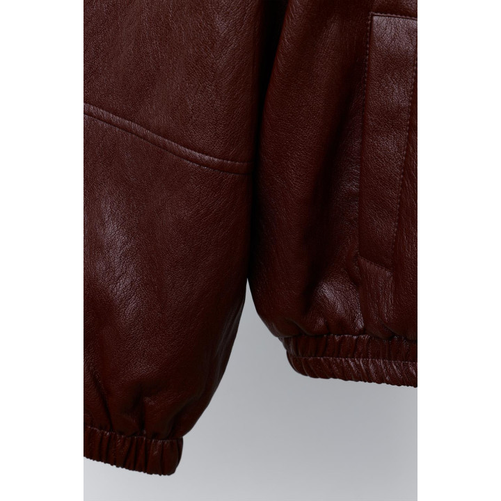 БОМБЕР ИЗ ИСКУССТВЕННОЙ КОЖИ