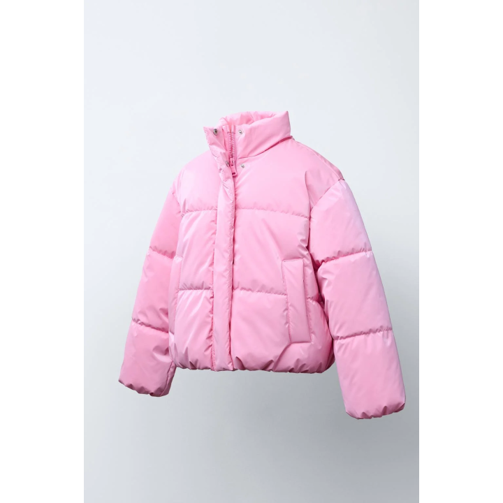 СТЕГАНАЯ КУРТКА С БЛЕСТЯЩЕЙ ОТДЕЛКОЙ