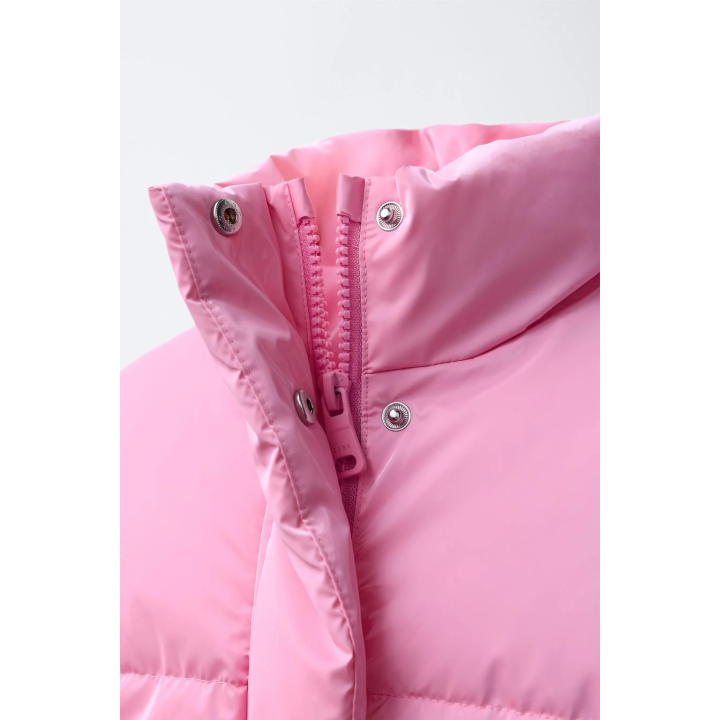 СТЕГАНАЯ КУРТКА С БЛЕСТЯЩЕЙ ОТДЕЛКОЙ